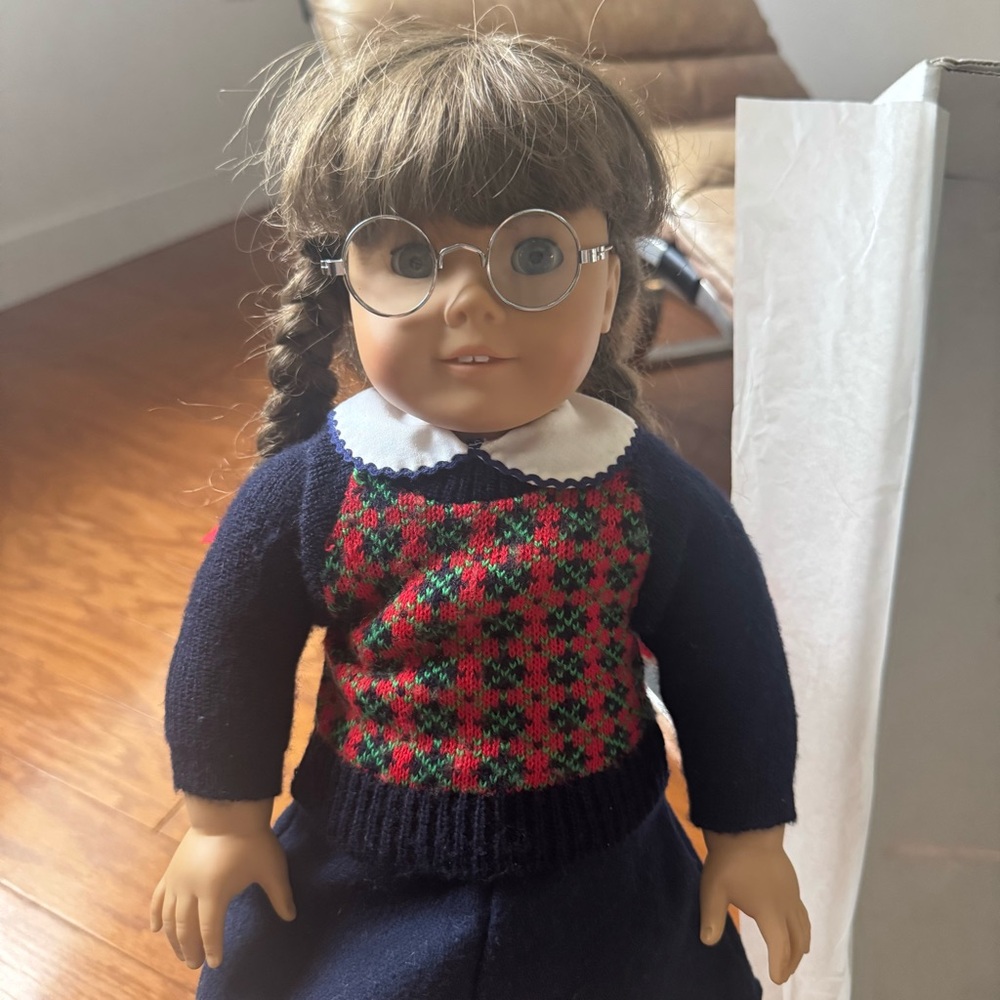 American Girl Molly Doll & Book - Picture 5 of 16